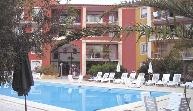 150 m de la plage | 7 personnes Cuisinette balcon