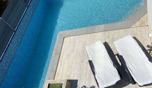 150 m from the legendary Rte des Sanguinaires, villa with pool and sea view