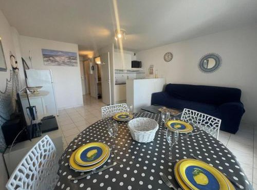 150 MARINA BAY CAP D'AGDE Quartier Falaises proche plage T2 cabine avec place de parking et piscine