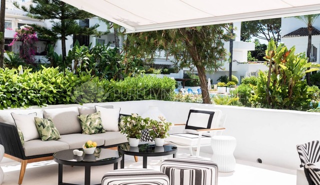 150 meters from the beach, large terrace, sea view, Pool & tropical gardens