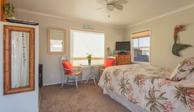 150 Steps From The Ocean In Beautiful Shell Beach.