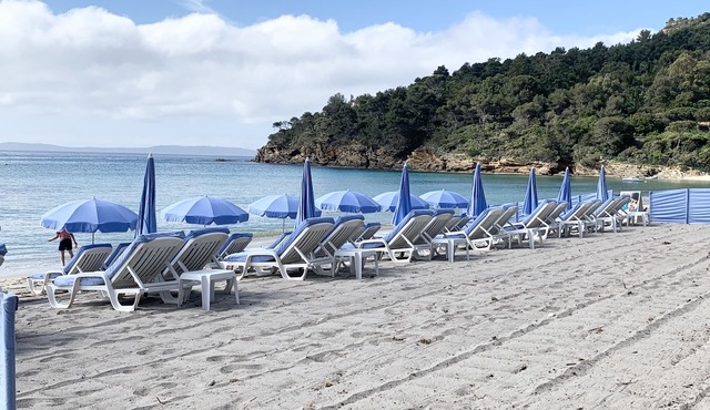 1500€/MONTH FROM NOVEMBER TO THÉ END OF MARCH VILLA 100M BEACH ACCESS DIREK WIFI