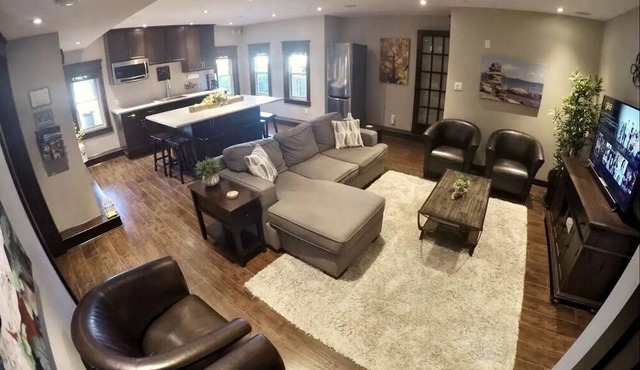 1500 sf: 2 level, cozy, modern guest suite. private entry. close to amenities