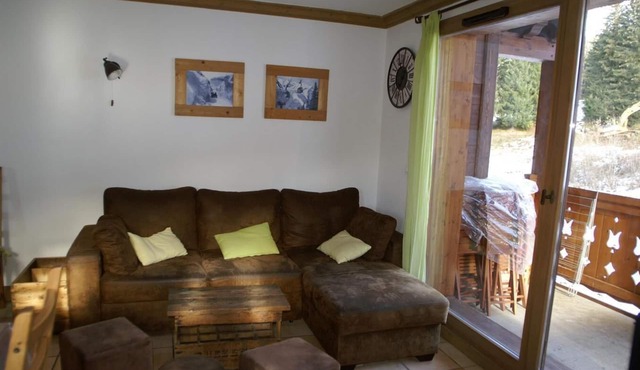 150m from resort center, balcony, parking, ski locker, 75m², Les 7 Laux