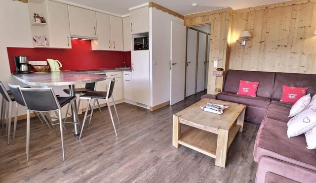 150m from ski slopes, floor -2, view mountain, balcony, 37m², Méribel-Mottaret