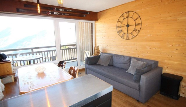 150m from ski lifts, 3rd floor, view mountain, balcony, tv, ski locker, 40m², Auris en Oisans