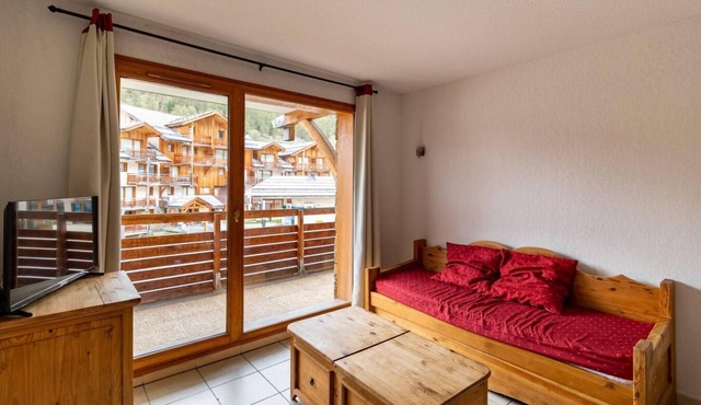 150m from ski slopes, 4th floor, view resort, fitness, balcony, tv, ski locker, 33m², Les Orres