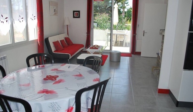 150m FROM THE SEA VERY APPROXIMATE HOUSE 70m² 6 persons (2 bedrooms) (beach fishing.