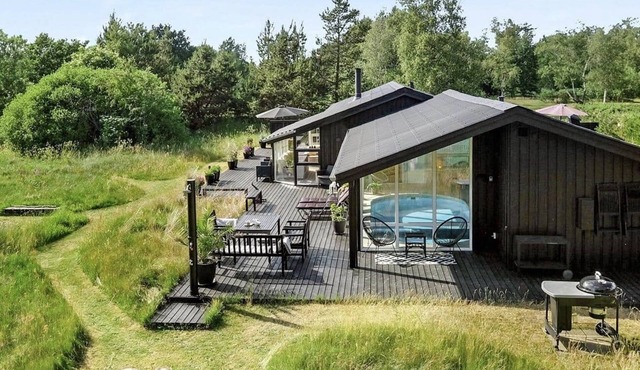 150m to beach, Indoor Pool, Fireplace, Undisturbed Privacy, Private Cottage