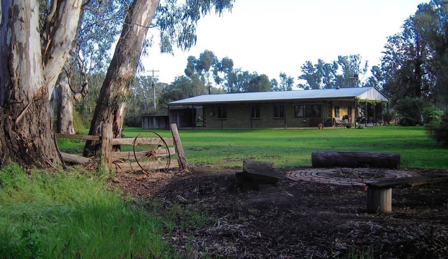 1534 on the Murray - Private Murray River frontage