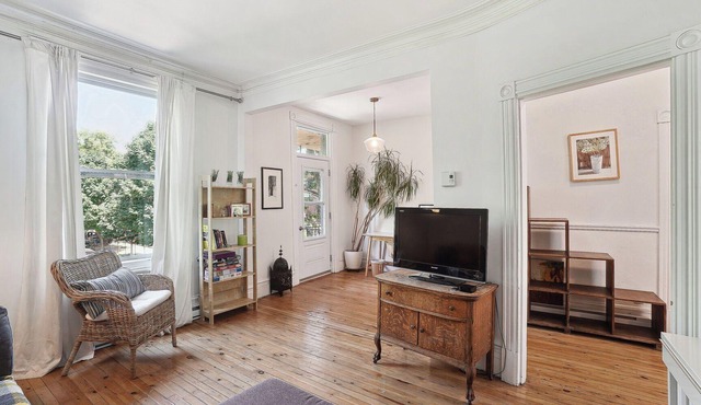 #155 Traditional and Cozy 2 Bedrooms in Plateau Mont-Royal