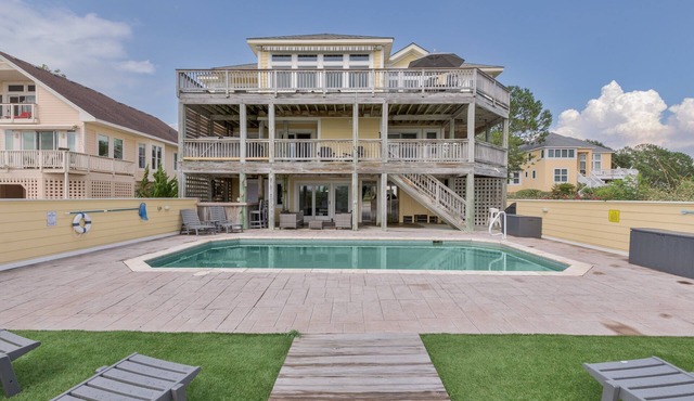 1557 - Westover Sunset, Montery Shores Soundfront Home!