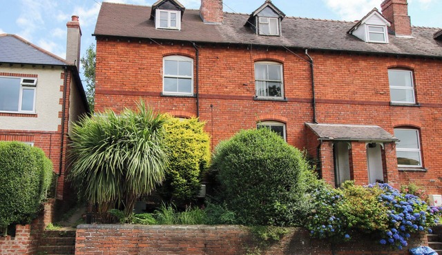 157 WATLING STREET SOUTH, family friendly in Church Stretton