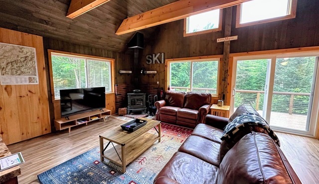157sl Peaceful Franconia Notch Forest Retreat Near Cannon Privacy, and Comfort! Pool gym Passes