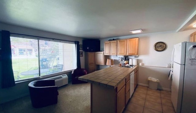 #159 Condo near large pool & shuttle to Gorge Amp-book separately