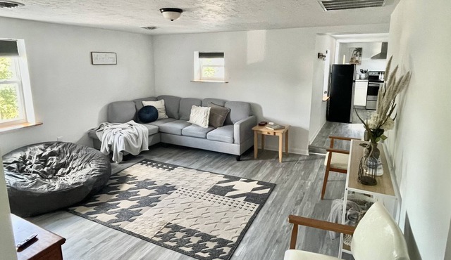 15mi to Gburg/York/Hanover/Dover Bridal & Tourists