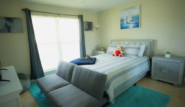 15Min from FLL airport/with 8ft pool & NEW Jacuzzi Hot Tub