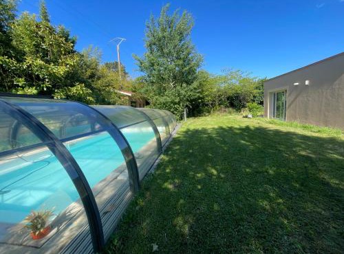 15min Lyon Chambre calme Accès piscine jardin