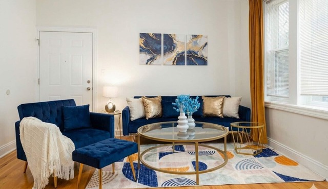 15mins DT | Wicker Park Gem | Sleeps 7 | FreePark