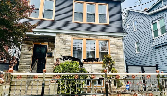 15p Prudential center NYC Newark airport met life