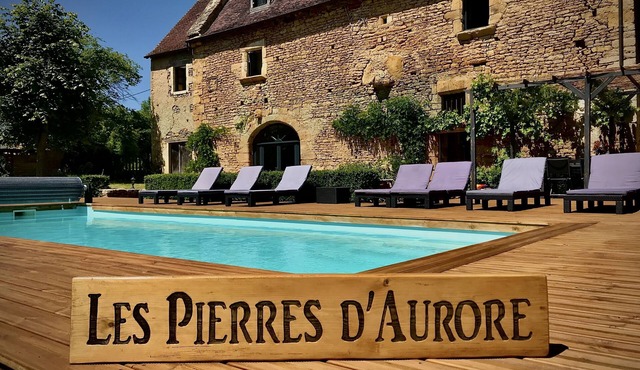 15th century villa, old stones, swimming pool, garden, sleeps 12