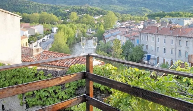 15thc Oak Beamed Cottage with stunning views of Old Town, River Aude & Pyrenees