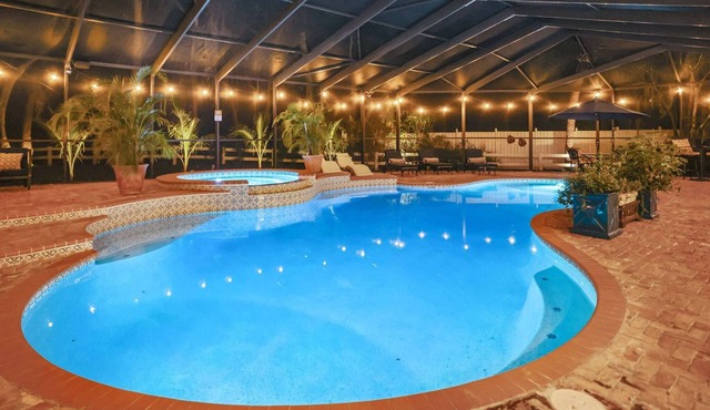 16 BEDS, Events, Salt Pool/Spa, Outdoor Kichen