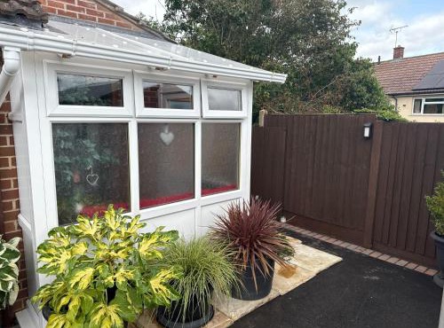 16 BENTLEY ROAD - Uttoxeter, ENTIRE HOLIDAY HOME, COSY ACCOMMODATION launched deform remainder