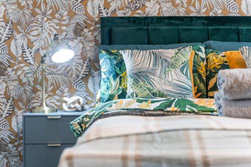 #16 Detached Stunning Lux 3 Bed home Parking NEC