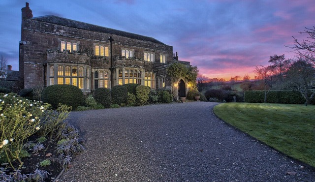 16 guests · 13 bedrooms · 23 beds · 10.5 bathrooms