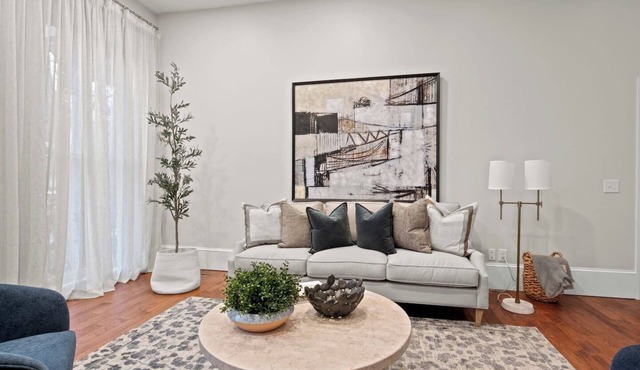 16 Guests | King Beds | En Suite Bathrooms