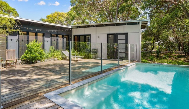 16 Ibis Court - Rainbow Shores. Wifi. Pool. Quick walk to beach