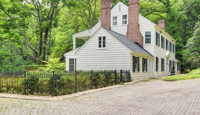 16 Mi to Baltimore: Spacious Home in Owings Mills!