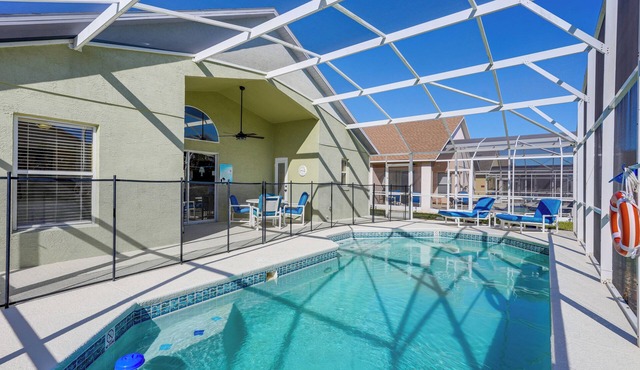 16 Mi to Disney: Home w/Game Room & Pool