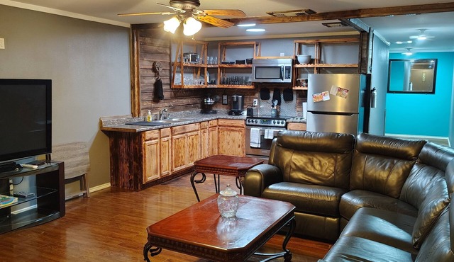 16 MILES frm AT&T Stadium/20min drive nCozy 1Bd 1Bth Upstairs Apartment lux shw