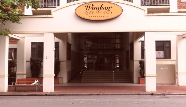 16 on Eden. Cosy 2 Bedroom apartment, Central CBD location. Long stays welcome.