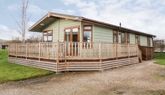 16 SHERWOOD LODGE, pet friendly in South Lakeland Leisure Village