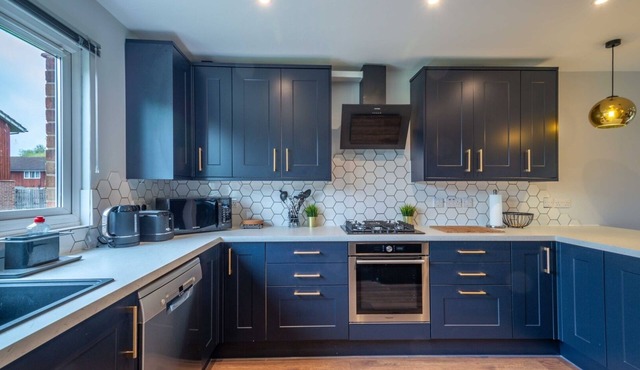 16 Waterloo Close, Newmarket