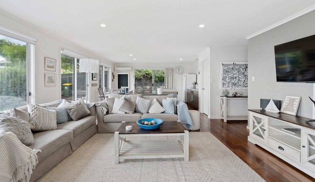 16 Watson Crescent, Port Elliot