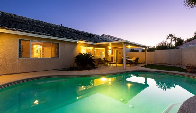 *1600 Sq Ft 3 Bed 2 Bath 1 Story Private Pool
