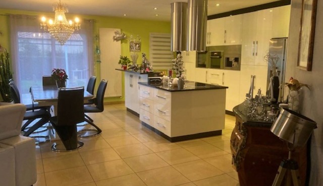 1600m from the beach! Beautiful house with SPA and billiards ideal for families