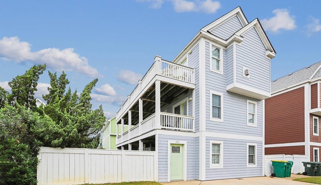 1606 - Shades of Sand, a spacious 4-bed 4.5-bath Corolla, NC, hot tub, perfect for up to 9 guests.