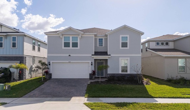 16187 - 10-Bedroom Home, Pool & Game Room