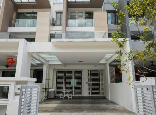 162 Home4Stay Deluxe Big 3story 6Rooms 20pax Wedding USM Arena Bridge