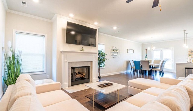 16308 Trestle LTR Cal · ☀Lakefront Retreat☀ 3000+ Sq Feet/6 Bed Home!