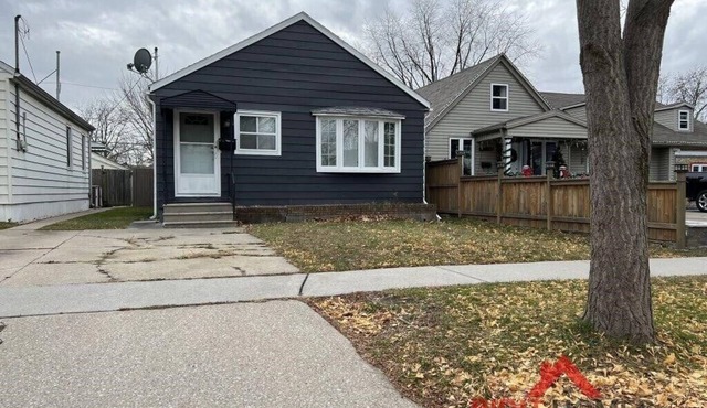 1655 Ford · MINT 3Bedroom Home Perfect for long stay!