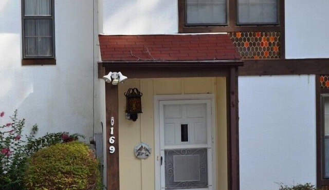 169CordLn | Desoto Courts Townhome | Sleeps 2