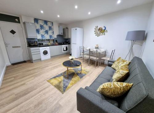 16A Ground floor setup for your most amazing relaxed stay Free Parking Free Fast WiFi