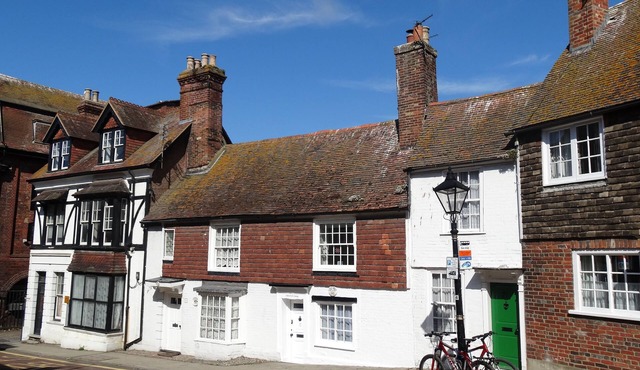 16th Century Cottage Situated Opposite The Medieval Landgate Arch