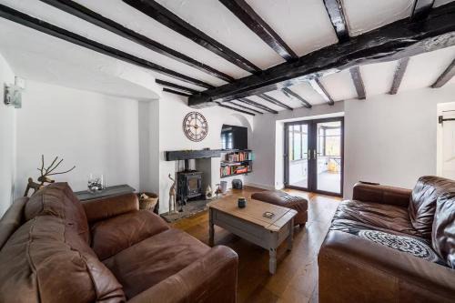 16th-Century Cottage with Separate Studio and Garden, Sleeps 12